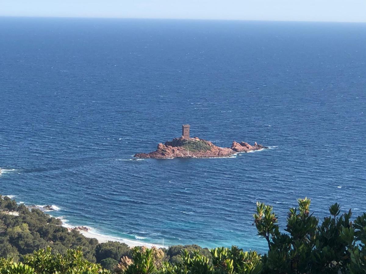 شقة Boulouris Panorama Vue Mer Saint-Raphaël المظهر الخارجي الصورة